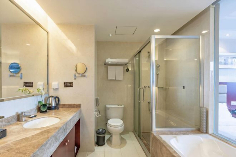 Bathroom 3, Guomao Hotel, Yichang