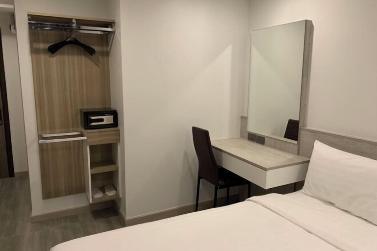 Bedroom 16