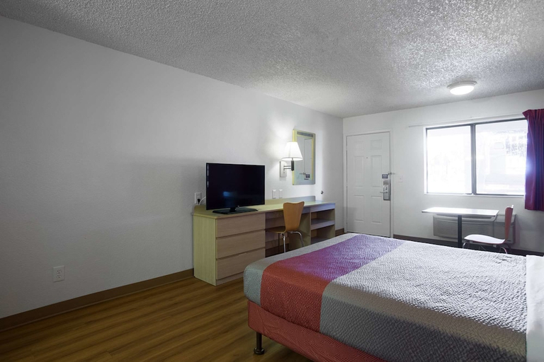 Bedroom 2, Motel6 Kingman, AZ - Route 66 West, Mohave