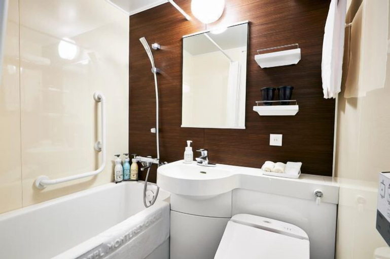 Bathroom 4