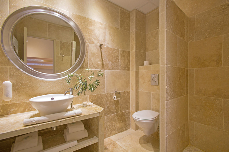 Bathroom 3, Hôtel Vacances Bleues Castel Luberon, Vaucluse
