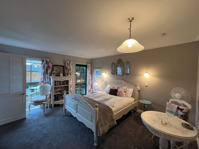 Bedroom 3, Tudor Manor Bed & Breakfast, Kapiti Coast