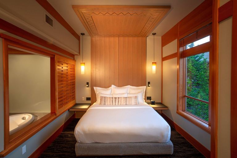 Bedroom 3, Willows Lodge, King