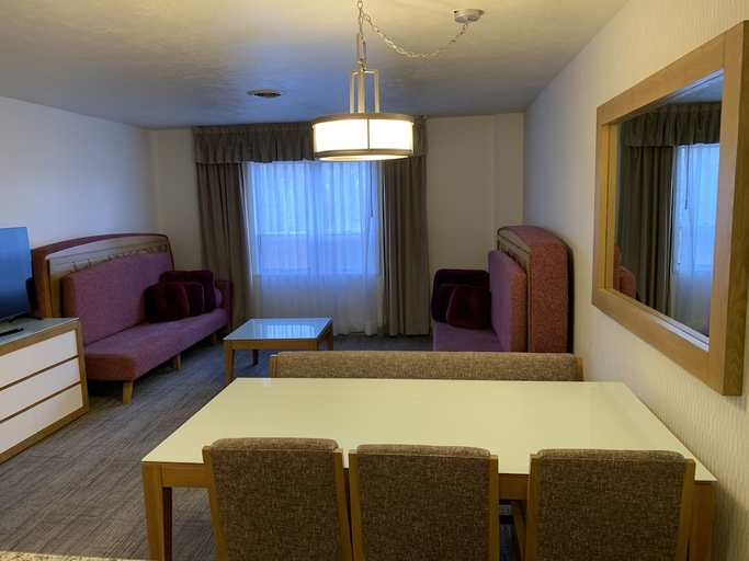 Others 4, Split Rock Resort, Carbon
