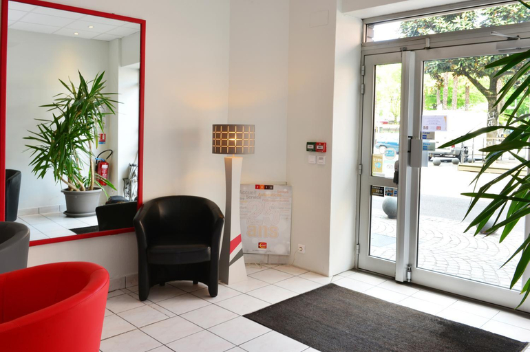 Public Area 2, Hotel La Croix Blanche, Hautes-Pyrénées