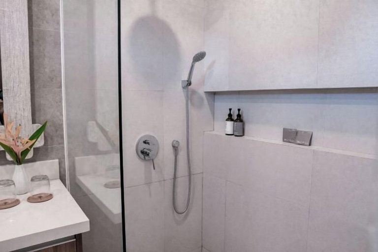 Bathroom 11