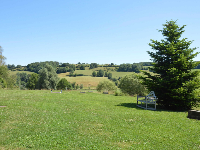 Others 4, Superb Holiday Home With Barbecue, Liège