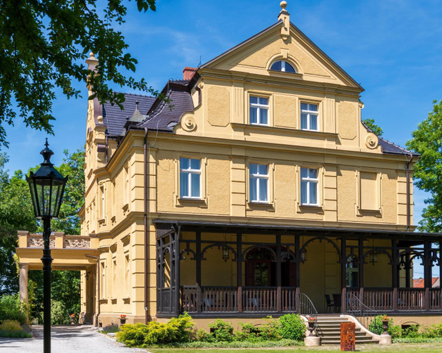Others 4, Palac Gruszow, Świdnica