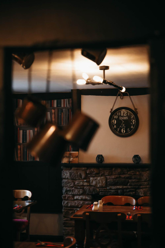 Others 2, Three Horseshoes Inn, Herefordshire