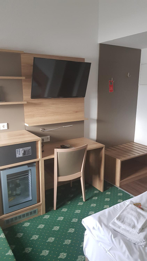 Bedroom 3, Hotel Novostar, Göttingen