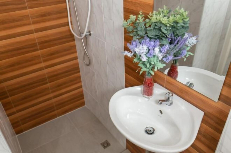 Bathroom 30