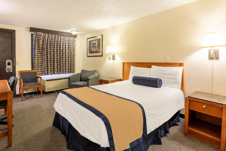 Bedroom 3, Rodeway Inn & Suites I-94 Kenosha, Kenosha