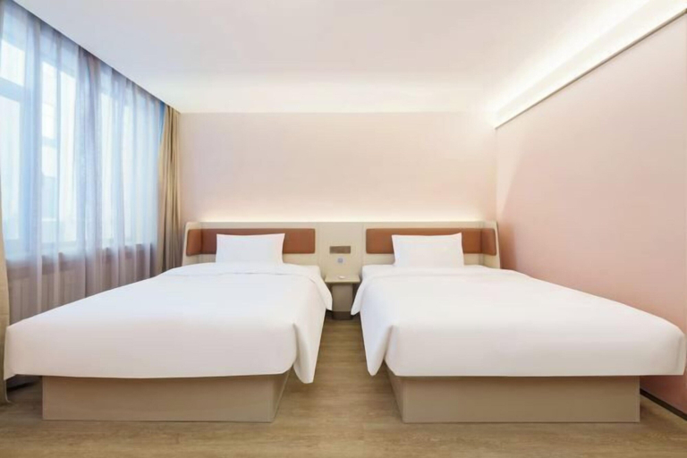 Bedroom 3, HanTing Hotel (Dalian Zhongshan Square Subway Station), Dalian
