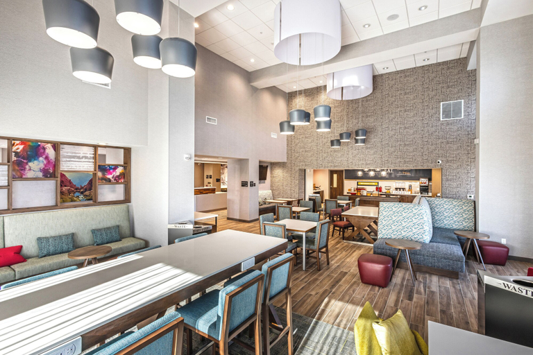 Others 4, Hampton Inn & Suites Bakersfield Central, Kern
