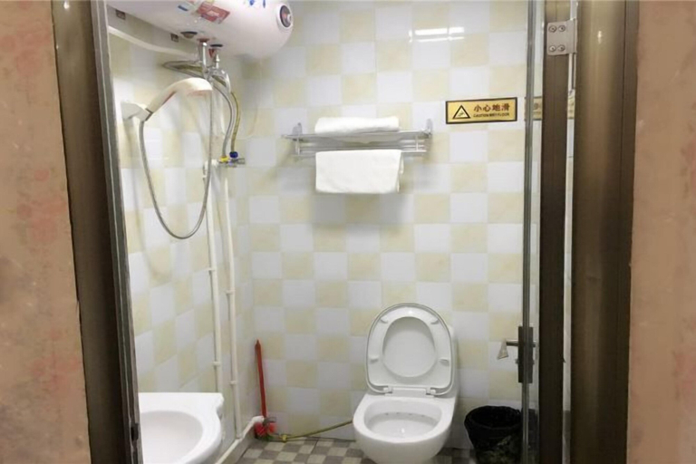 Bathroom, Xi'an Lianhu District Hospitality Hotel, Xi'an