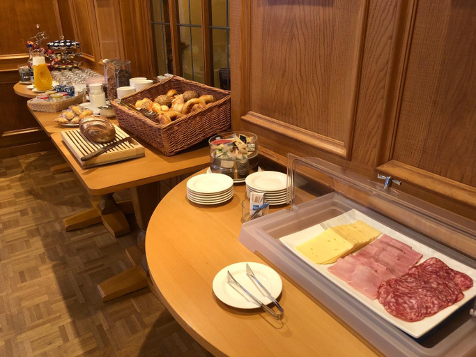 Food & Drinks 5, Fontana Garni, Nidau