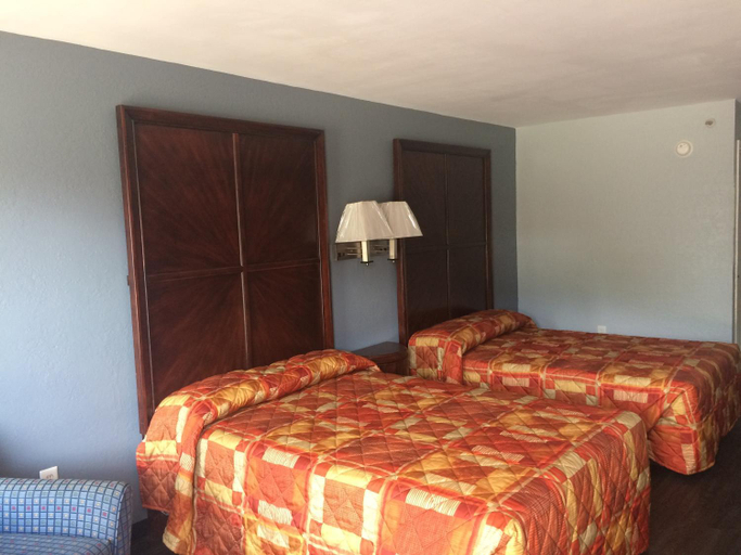 Bedroom 2, Gulf American Inns, DeKalb