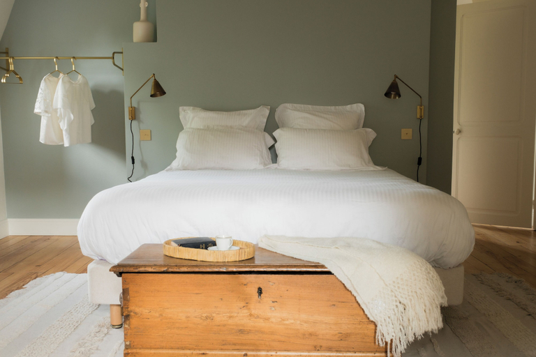 Bedroom 5, Petit Chateau Vercourt, Somme