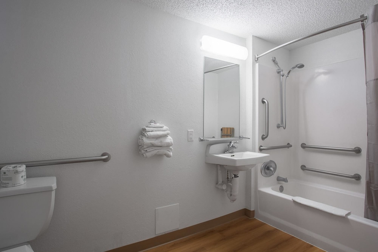 Bathroom 3, Motel6 Kingman, AZ - Route 66 West, Mohave