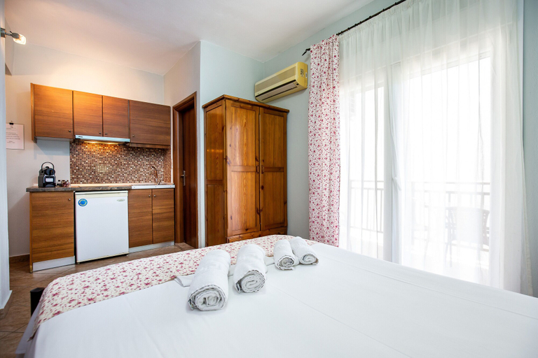 Others 3, Famelia Studios Lampiris, East Macedonia and Thrace