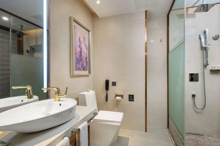 Bathroom 4, Lavande Hotel (Guilin Longsheng), Guilin