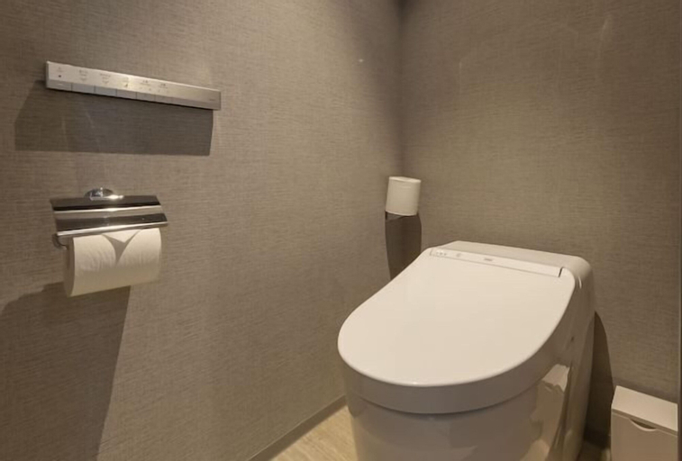 Bathroom 24