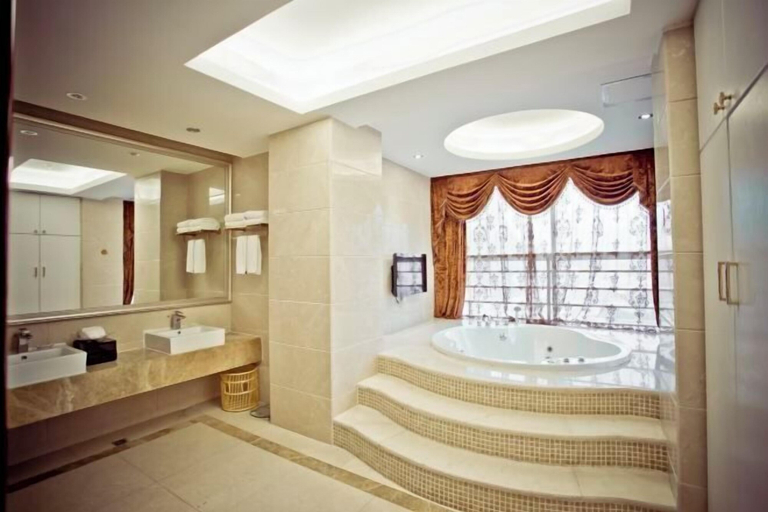 Bathroom 4, Jinqian Jiahua Hotel, Zunyi
