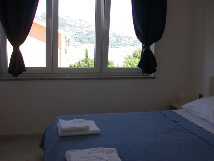Bedroom, Vis a Vis Apartments, Baška