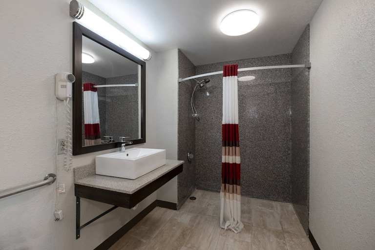 Bathroom 2, Red Roof Inn Kenly, Johnston