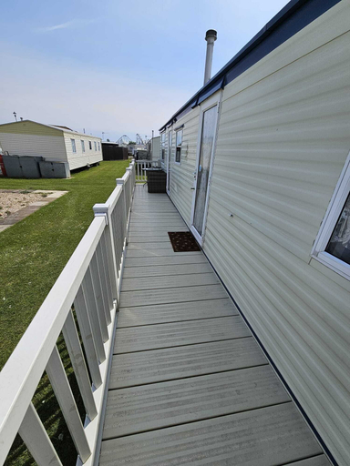 Others 2, Ingoldmells - Caravan- Sleeps 8 - Seaside - Wi-fi, Lincolnshire
