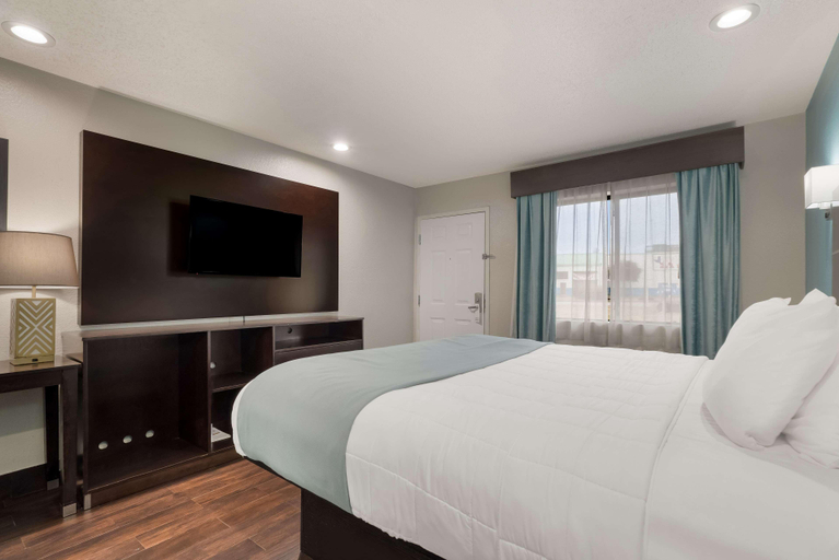 Bedroom 4, SureStay by Best Western Laredo, Webb