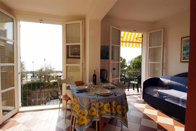Dining Room 10