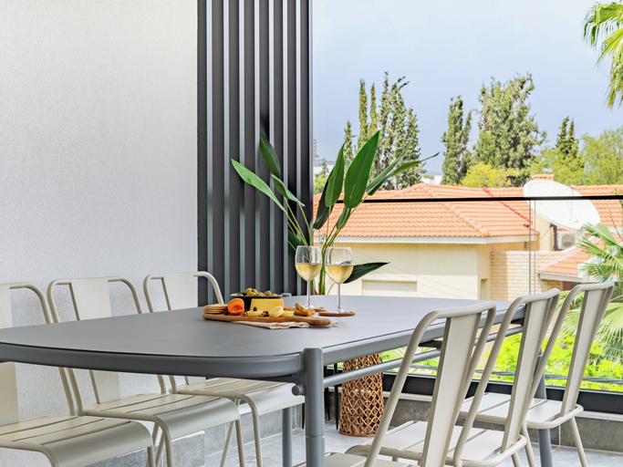 Others 4, Sanders Evolution 2 Sweet 2 Bedroom Apartment With Balcony