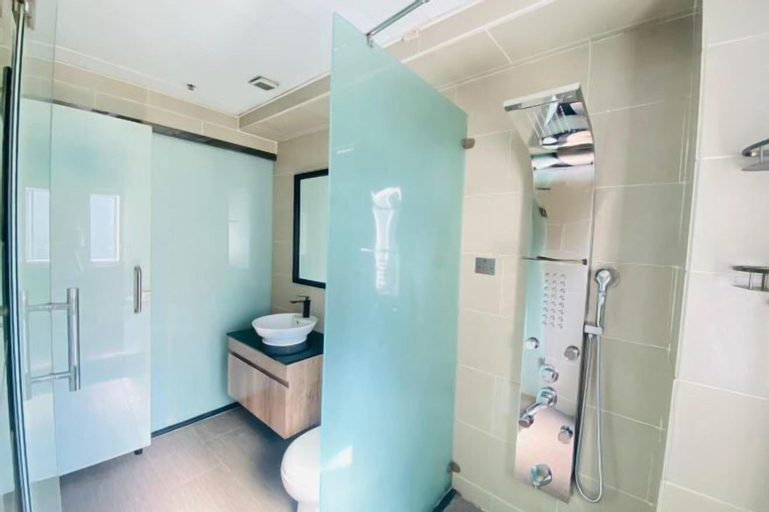 Bathroom 12