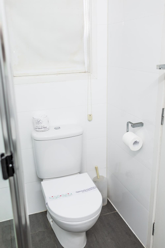 Bathroom 15