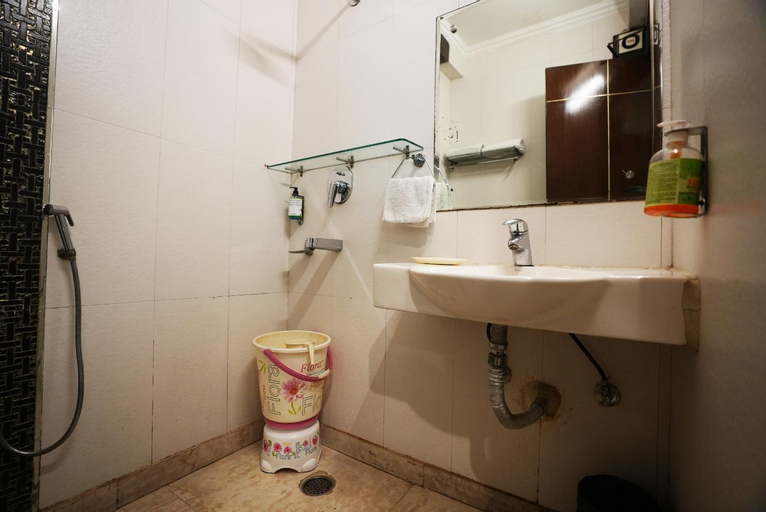 Bathroom 10