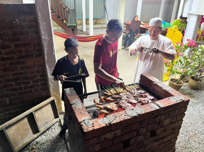 Food & Drinks 3, Inap Nekmi Kuala Terengganu With Pool, Kuala Terengganu