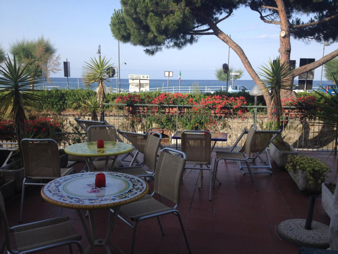 Food & Drinks, Giada, Genova