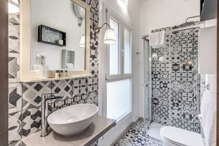 Bathroom 3, Hotel Santa Prassede, Rome