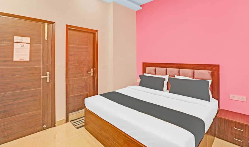 Bedroom 2, Hotel Heven , West