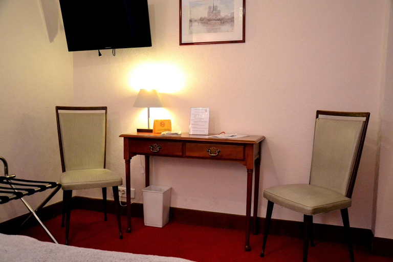 Bedroom 3, Hotel Clos d'Alesia, Paris