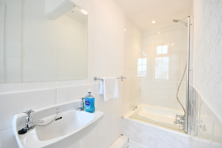 Bathroom 3, Northop Hall Hotel, Flintshire