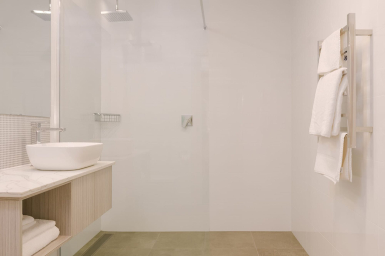 Bathroom 4, The Elimatta Hotel, Devonport