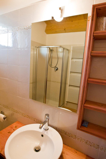 Bathroom 4