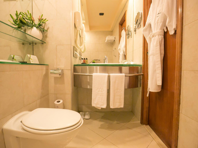 Bathroom 3, Dan Panorama Jerusalem Hotel, Jerusalem