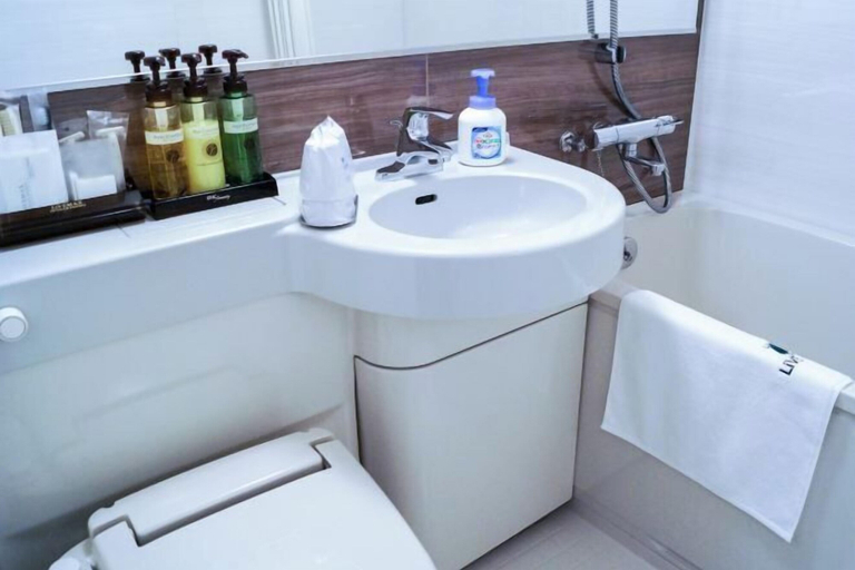 Bathroom 12