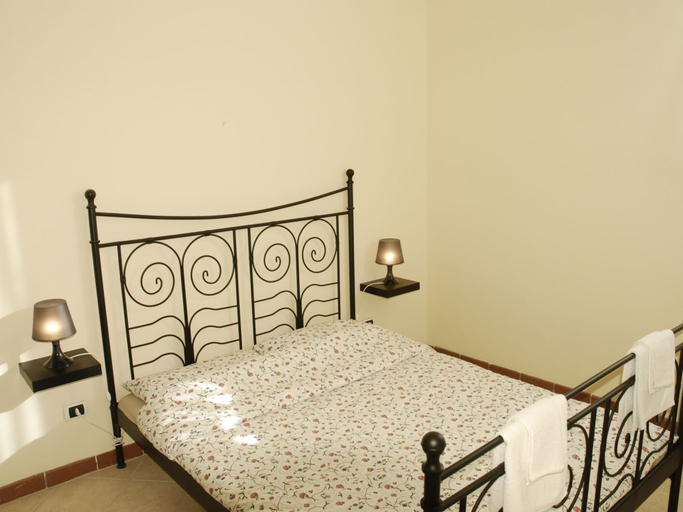 Bedroom 3, Cozy Holiday Home in Trecase With Balcony - Casa per Ferie, Napoli