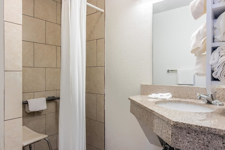 Bathroom 4, Motel 6 Janesville, WI, Rock