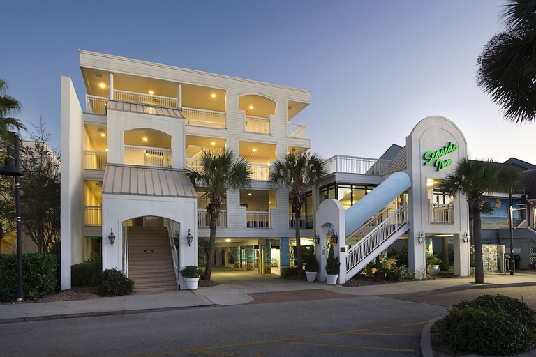 Exterior & Views