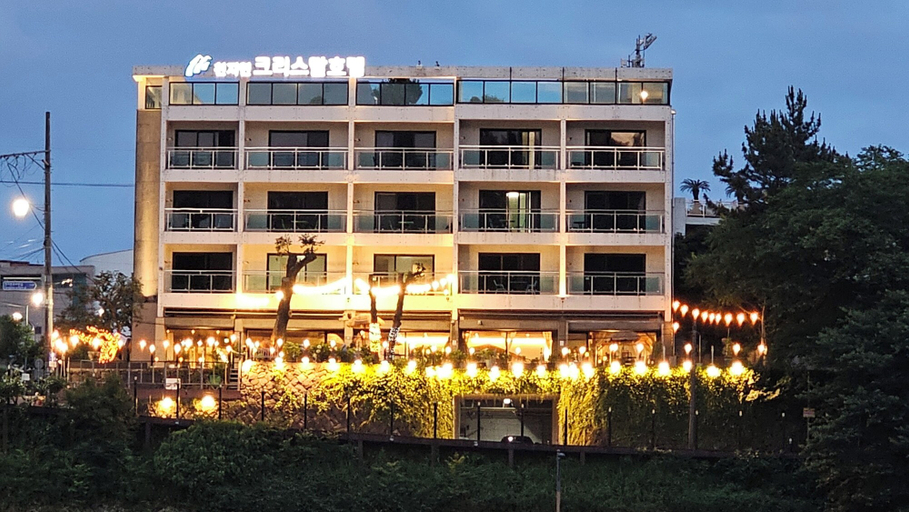 Exterior & Views 2, Cheonjiyeon Crystal Hotel, Seogwipo